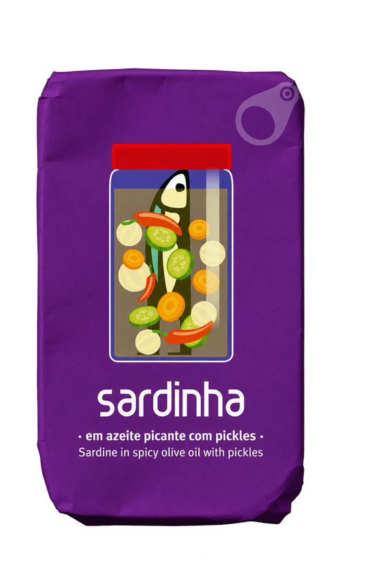 Sardinha spicy Portuguese sardines in olive oil with pickles – transparent product image